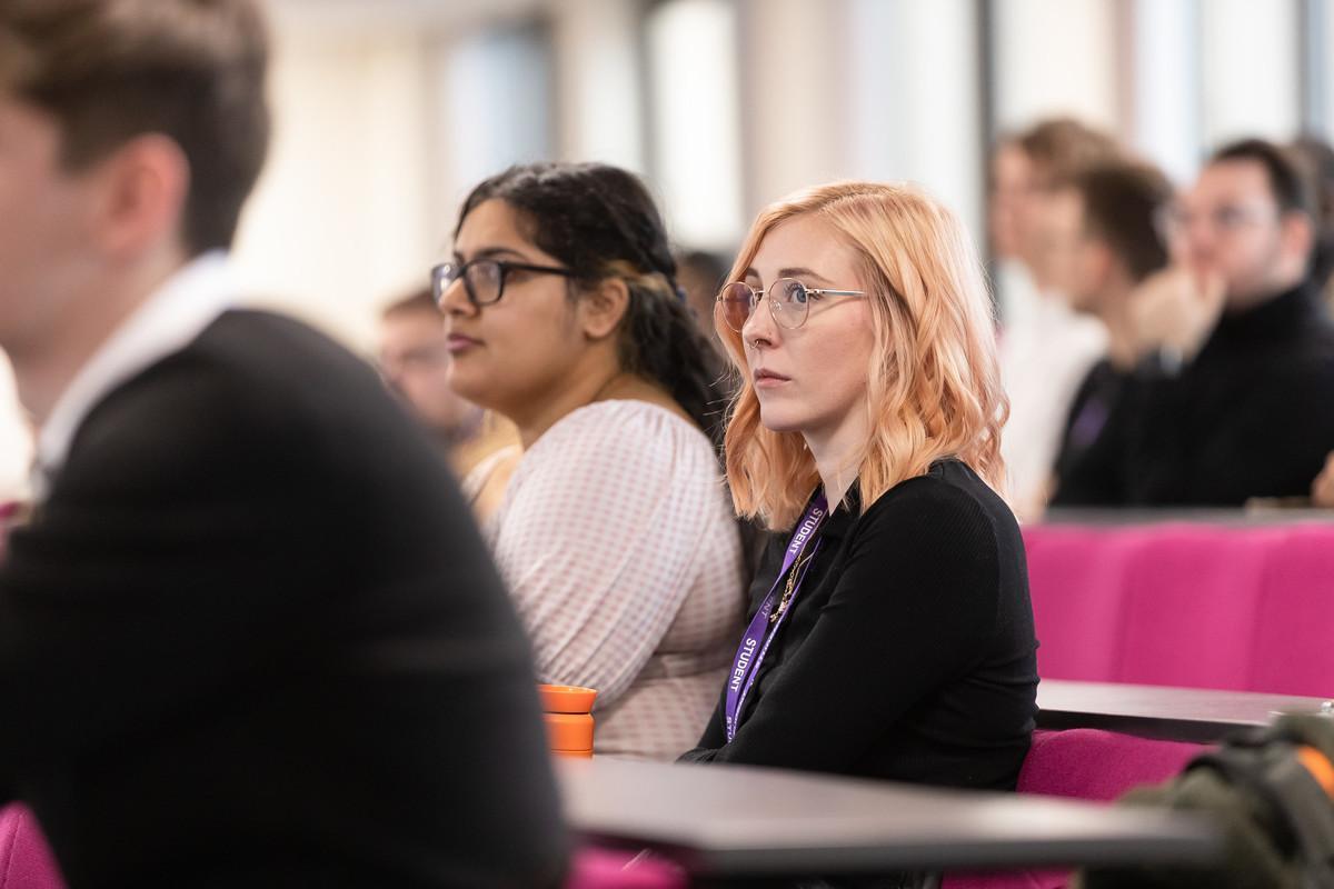 Course image for Business Management and Administration (Top up) BA (Hons) - (Level 6 only)