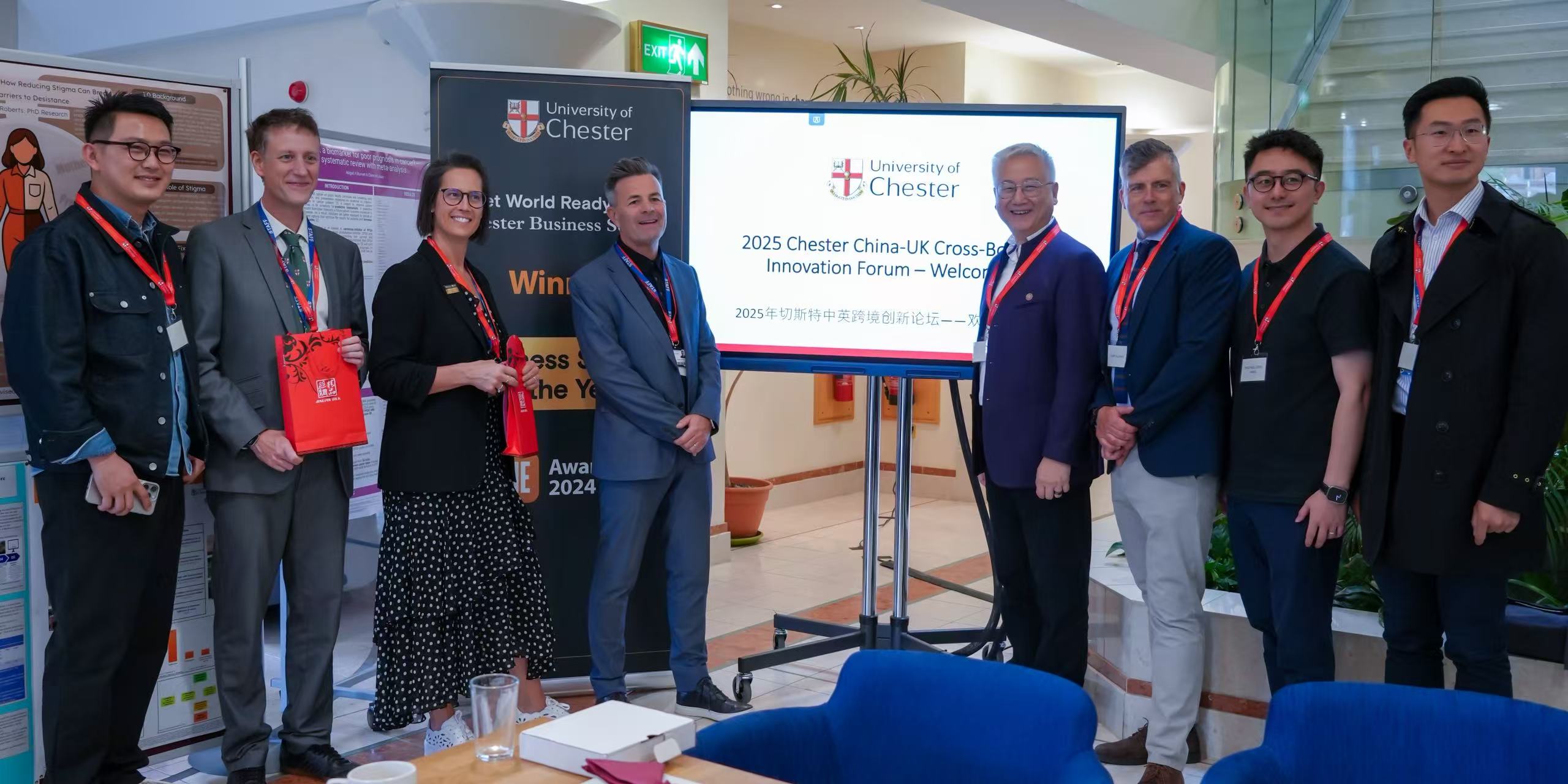 Associate Professor Alex Fenton, Associate Professor Kirstie Simpson, Professor David McGravie and Professor Kurt Allman from the University welcome Jia Ren, Chairman of Sinnobator, and guests.