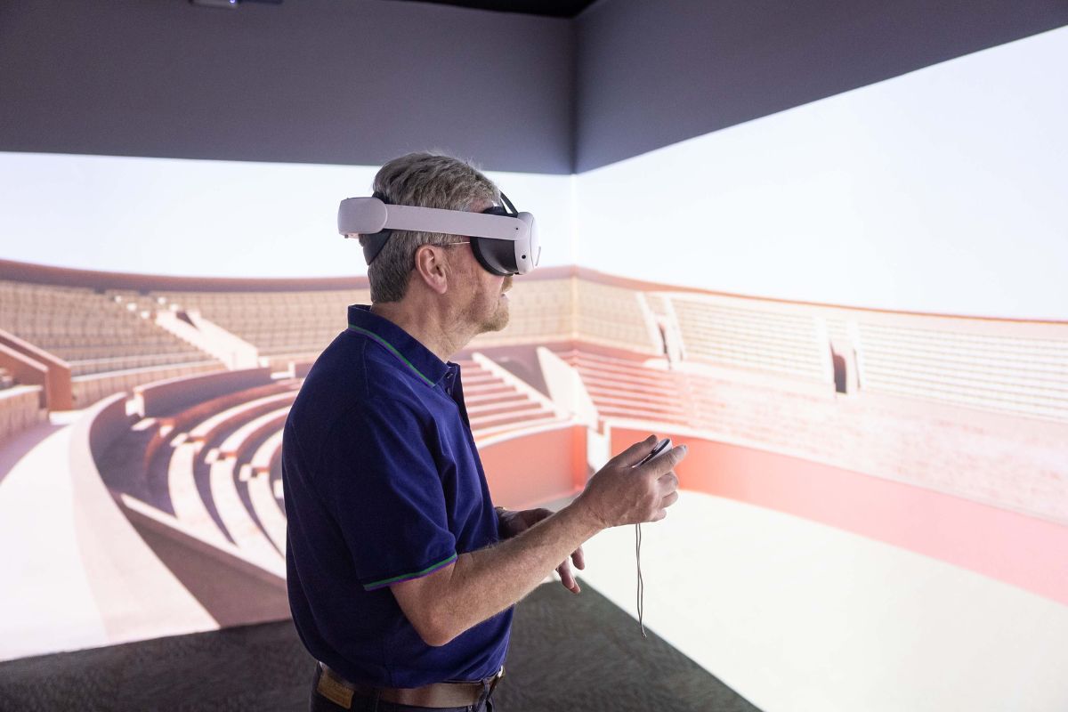Walking in the footsteps of gladiators with the Virtual Reality Roman amphitheatre.