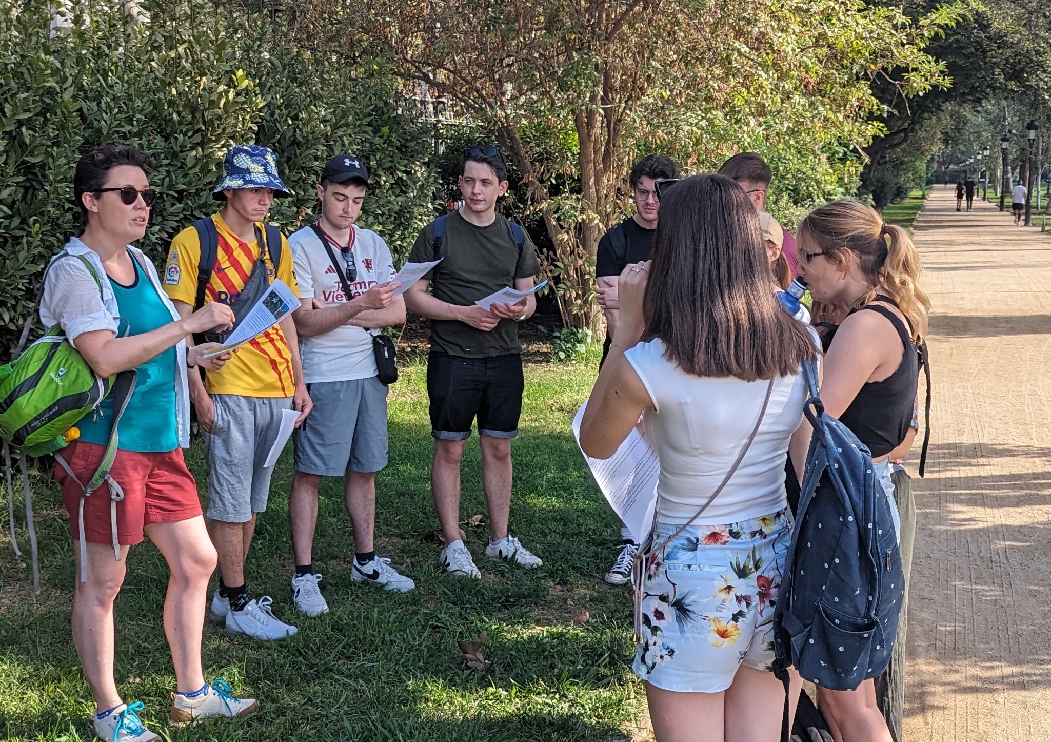 pic of geo lecturer and students