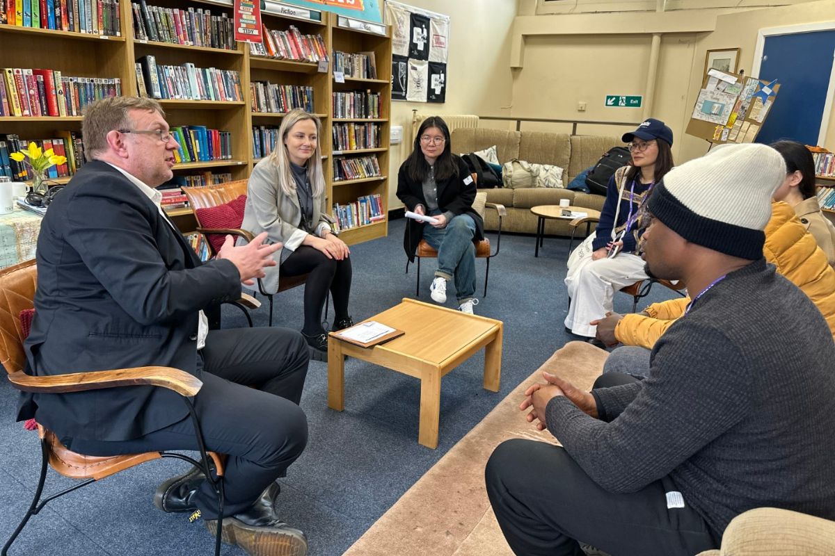 Dr Steve Lambert with international teacher students.