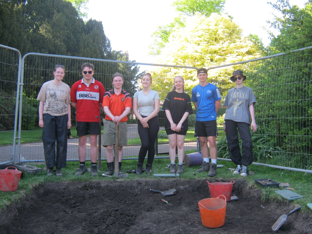 Students at the Grosvenor Park dig.